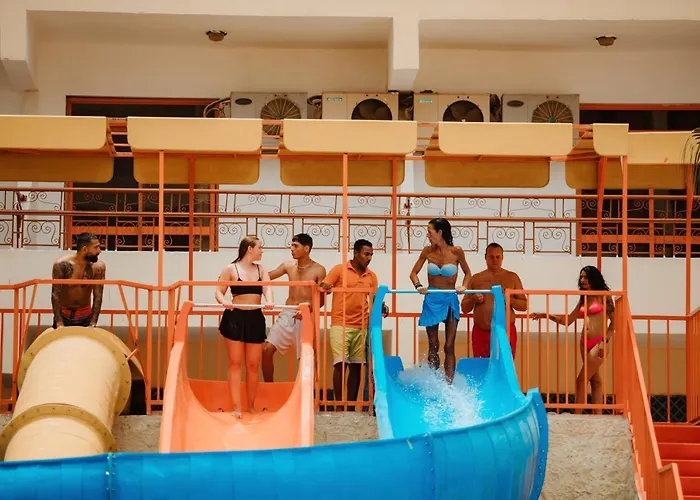 Empire Aqua Park - Couples And Families 3* הורגהדה