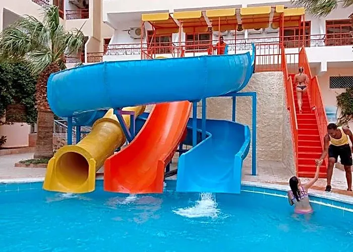 Empire Aqua Park - Couples And Families 3* הורגהדה