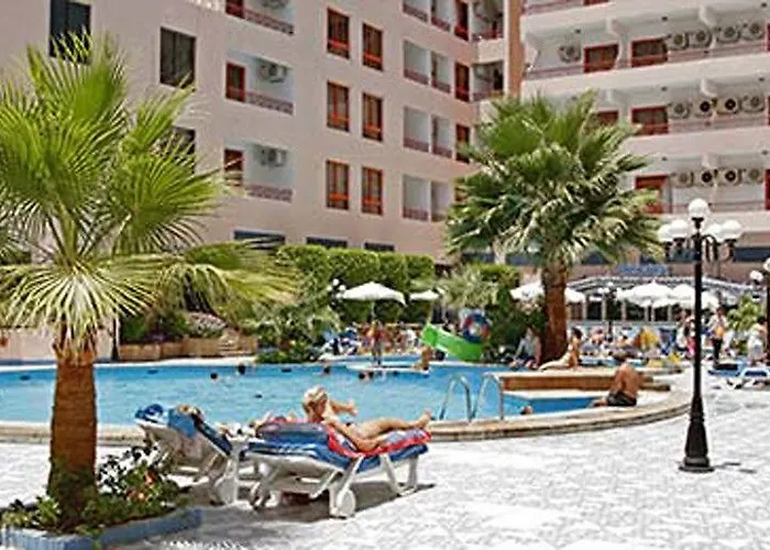 Empire Aqua Park - Couples And Families הורגהדה